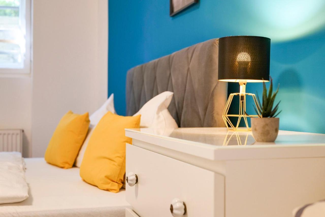 Apartamento Blue Chili 31 - Stadtwohnung Fuer 7 - Modern Zentral Karlshorst Wlan Berlim