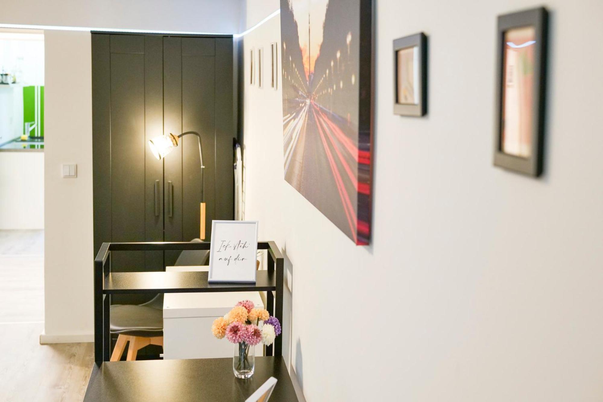 Apartamento Blue Chili 31 - Stadtwohnung Fuer 7 - Modern Zentral Karlshorst Wlan *